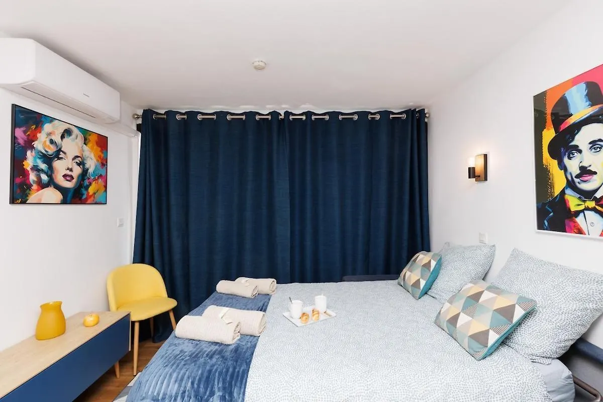 Residence Piscine Vue Mer Parking 4 Personnes Cannes 0*,  France